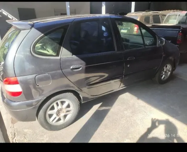 Vendo um Renault scenic 2002.2003 Rxe privilége completo 1.6 16v. Manual