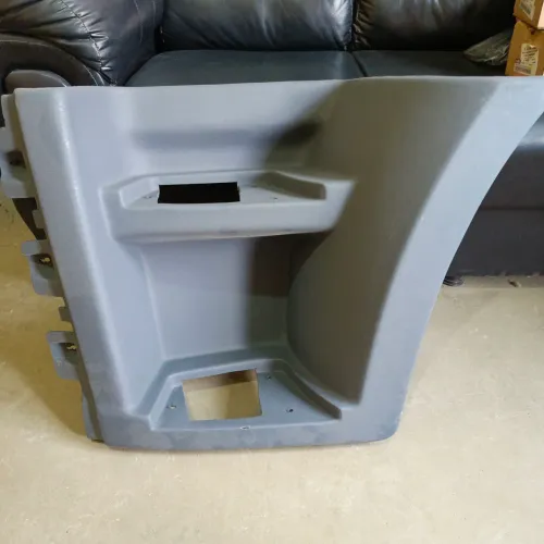Estribo Ford Cargo 2012