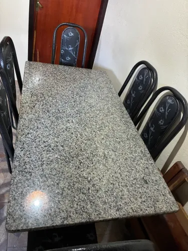 Mesa tampo mármore 6 cadeiras