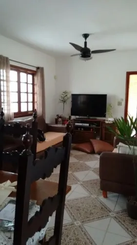 Casa Sobrado Padrão em Pindamonhangaba