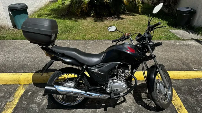 Honda CG 150 Fan 2011 - Econômica, com Baú e Documentação em Dia