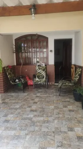 Butantã, Casa Residencial de 210m² com 2 dormitórios, 2 vagas de garagem.