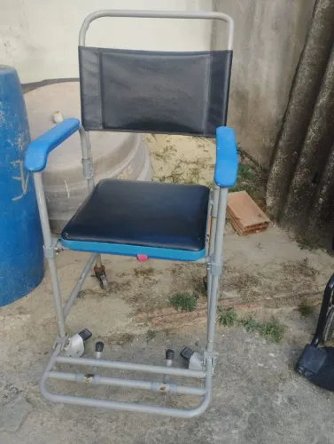 Cadeira de rodas dellamed para banho