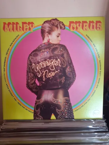 Disco de vinil Miley Cyrus - Younger Now