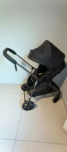 Carrinho de bebê Galzerano Moisés passeio Napoli até 22kg Preto e cobre.