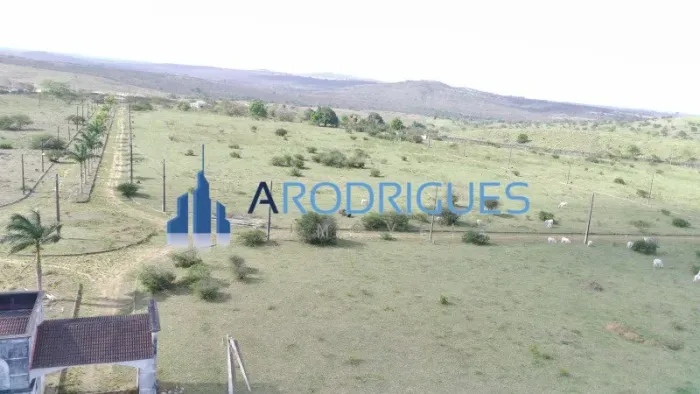 Terreno à Venda em Feira de Santana Humildes: Oportunidade Imperdível com 385.045m² de Áre