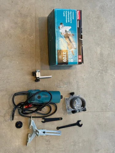 Tupia Manual Makita 3709