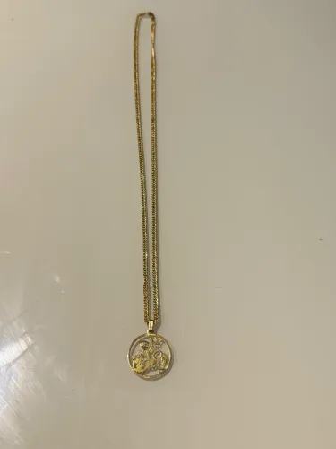 Cordão de ouro com pingente