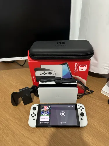 Nintendo switch oled praticamente novo