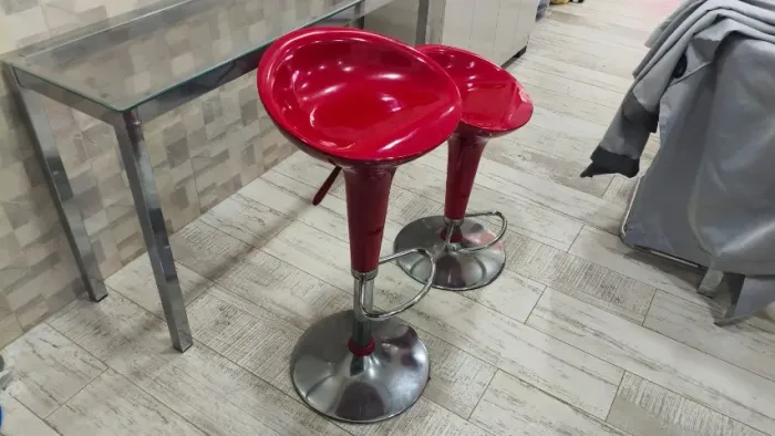 2 Banquetas Altas Giratórias Vermelhas - Perfeito Estado