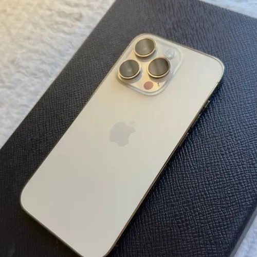 iPhone 14 Pro 98% bateria.