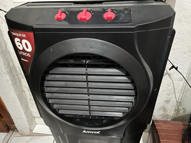 Venda-se climatizador ar-condicionado amvox semi novo usado apenas 5 vezes aceito troca