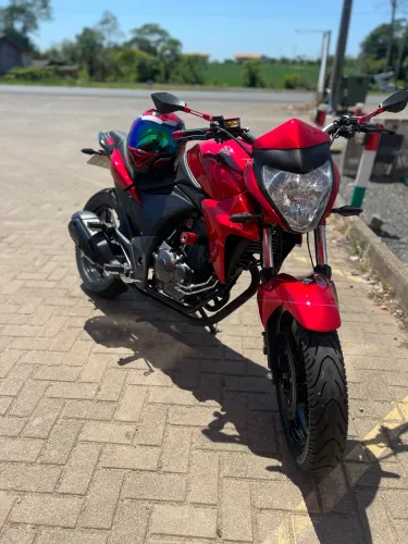 CB 300 Exclusiva - A mais nova do Brasil