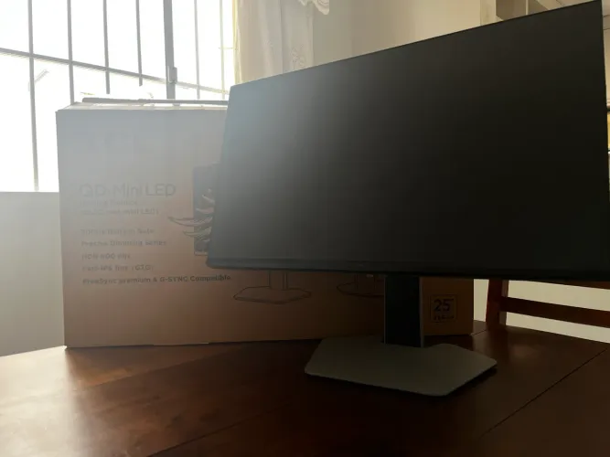 Monitor TCL 25"QLED Mini LED Full HD 300Hz