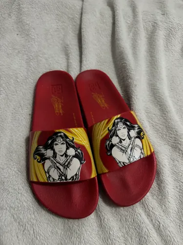 chinelo mulher maravilha 36