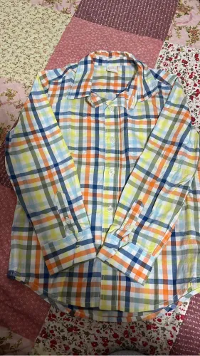 Conjunto GAP camisa xadrez e. Calça jeans com lycra super confortável 