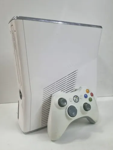 Xbox 360 slim branco 4gb