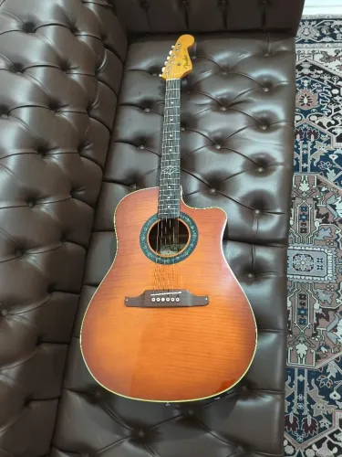 Fender Sonoran Bucket Flame Burst.<br>