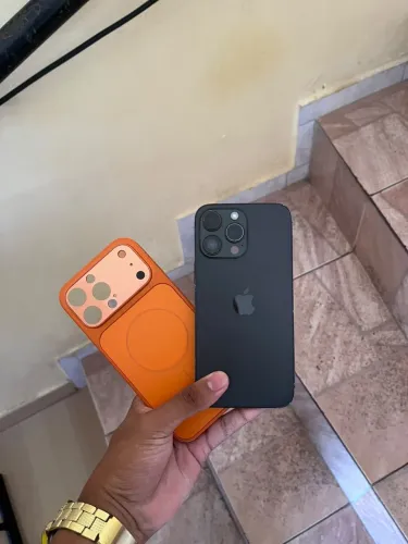 Troco 14 pro max de 1TB em notebook,pc gamer,vídeo games e em iPhone mais volta pra mim