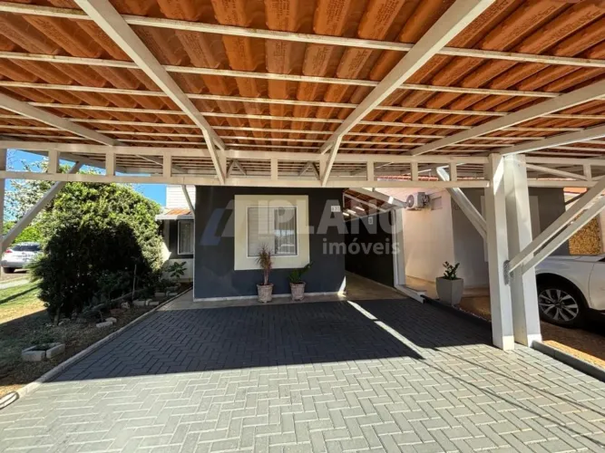 Casa Padrão à Venda no Jardim Ipanema - São Carlos