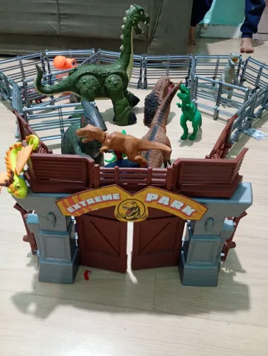 Brinquedo parque dinossauros