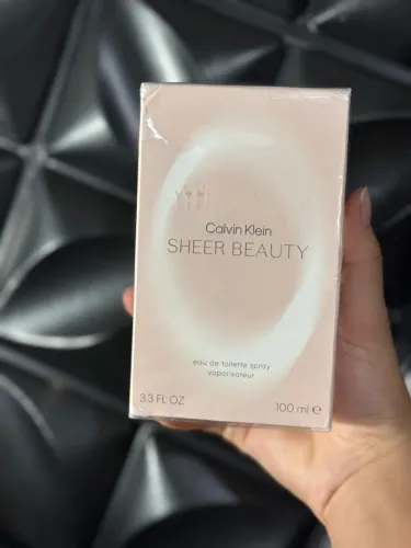 Calvin Klein Sheer Beauty Eau de Toilette.