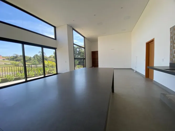 *Casa 4 Suítes à Venda 251 m² | R$ 2.330.000 | Condomínio Alphaville Castelo Itu/SP*
