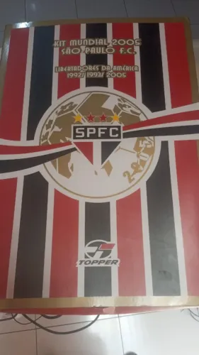 KIT MUNDIAL 2005 SÃO PAULO F C  2 CAMISAS NA CAIXA 