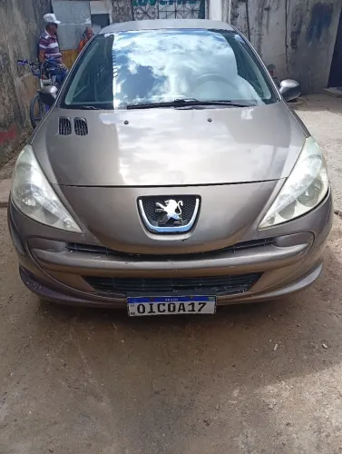 Peugeot 207 Sedan Passion XR 1.4 Flex 8V 4P 2013
