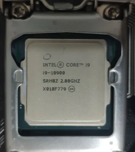 Core i9 10900 5.2 GHz 10 Núcleos/20 Threads (Troco por i7 + volta)