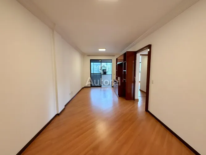 Apartamento 3 quartos e suíte à venda no Juvevê, em rua tranquila e arborizada