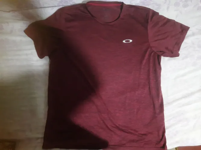 Camisa da oakley vinho gg