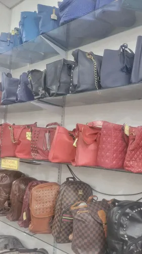 Bolsas Variadas. Lotes de 100 ou mais peças. Aceito Proposta para maior quantidade