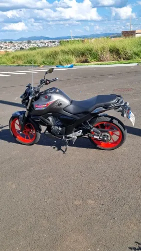 Fz15 financiada passo financiamento Ou pego uma moto no valor de 8 mil