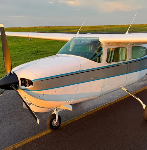 Cessna 210N