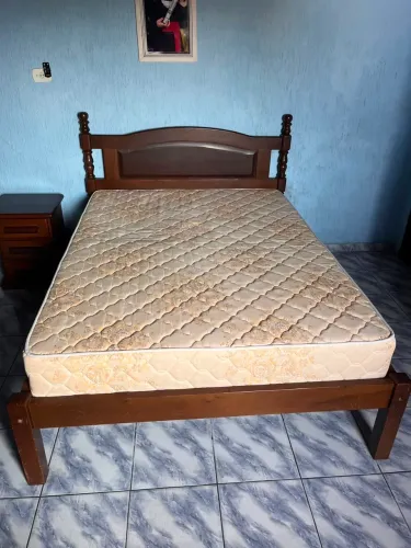 CAMA DE CASAL MADEIRA MACIÇA