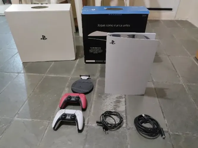 Sony PlayStation 5 Edição Digital + 2 Controles