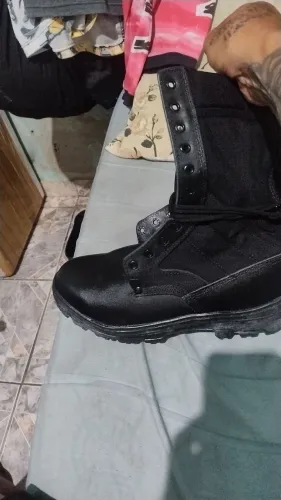 Bota coturno masculino nova aceito cartão de crédito ou débito 