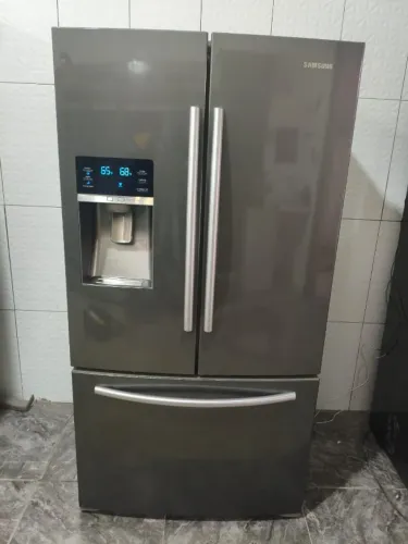 Geladeira French door Samsung RF23HCEDBSR 626 Litros 127 volts