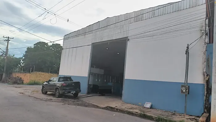 Barracão para Alugar no Marajoara com 375m², Pé Direito Alto e Escritórios Várzea Grande/M
