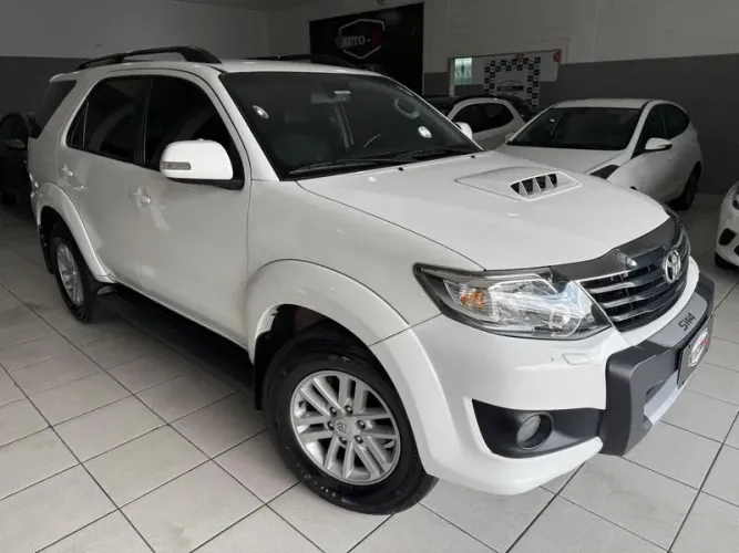 Toyota Hilux SW4 SRV D4-d 4X4 3.0 TDI Dies. AUT 2015
