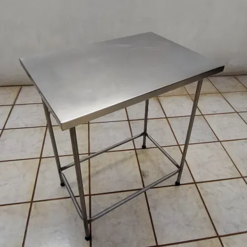 Mesa / bancada industrial de Aço Inox 70cm x 50cm