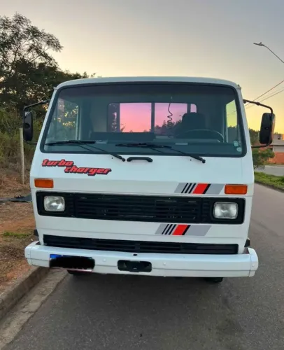 Caminhão Volkswagen Motor MWM 229 - Carroceria de Ferro 5,5m - Excelente Oportunidade!