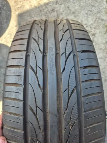Pneu 225 50 aro 17 Kumho seminovo