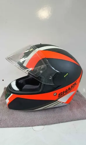Capacete Shark esportivo N58 