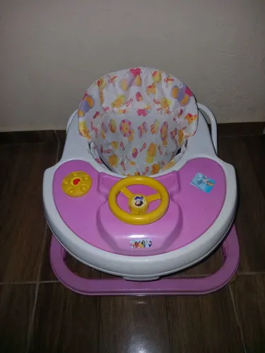 Andador infantil styll baby ótimo estado entrego apenas em itapetininga-sp 