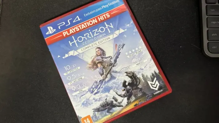 Horizon Zero Dawn: Complete Edition - Mídia física - PlayStation