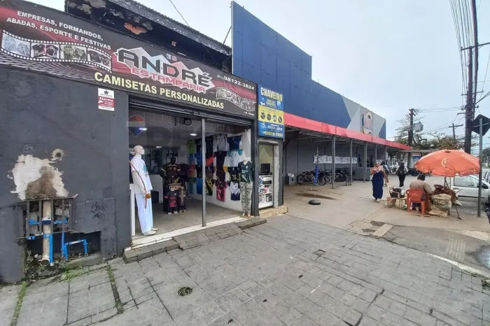 Ponto comercial com 600 m² em Vicente de Carvalho, Guarujá-SP