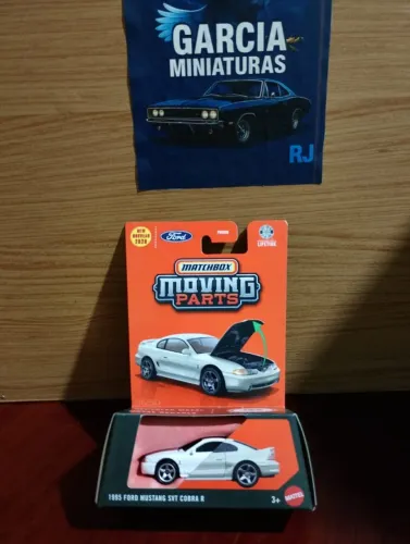 Ford Mustang 1995 SVT Cobra R - Matchbox Moving Parts - Mattel - Escala 1:64