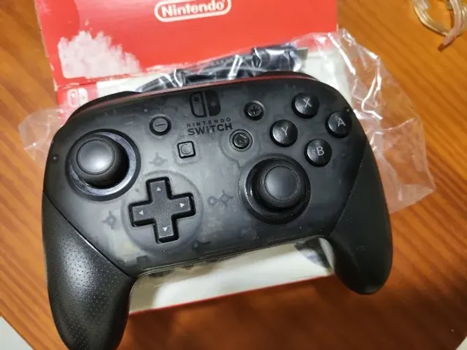 PRO CONTROLLER NINTENDO SWITCH 1 ORIGINAL, COM CAIXA